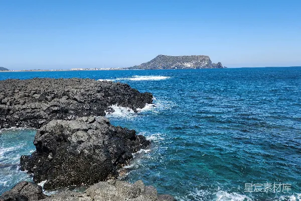 高清摄影 蔚蓝海岸与壮丽岩石