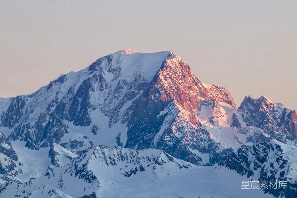 高清摄影 夕阳下的阿尔卑斯山