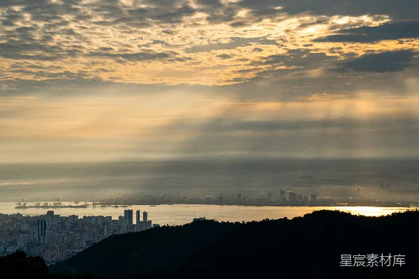 高清摄影 晨光初照的城市全景