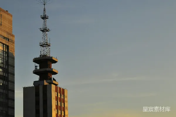 高清摄影 夕阳下的城市天线