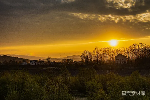 高清摄影 夕阳下的宁静村庄