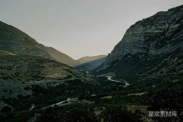 高清摄影 山谷中的夕阳
