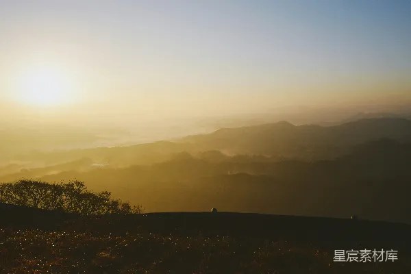 高清摄影 晨光中的山峦