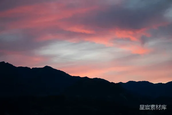 高清摄影 日落时分的山峦剪影