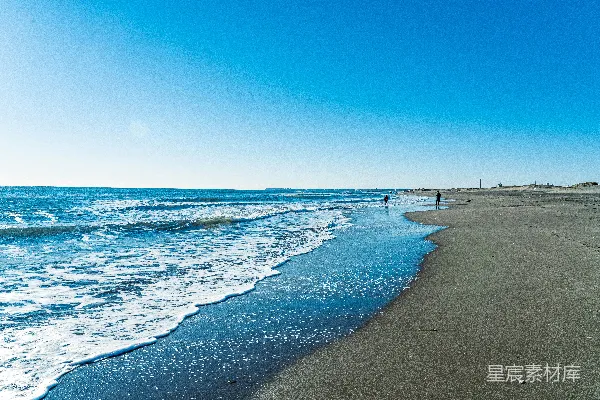 高清摄影 海浪轻拍沙滩