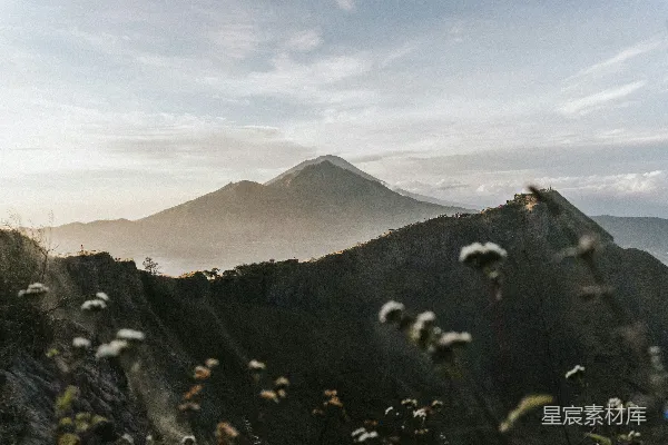 高清摄影 火山之巅的宁静