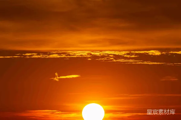 高清摄影 金色的黄昏：夕阳下的宁静
