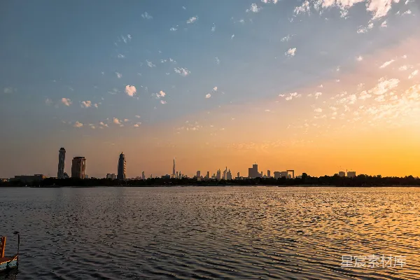 高清摄影 日落时分的城市湖景