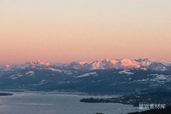 高清摄影 日出时的阿尔卑斯山全景
