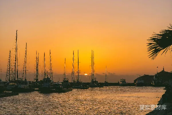 高清摄影 夕阳下的帆船码头