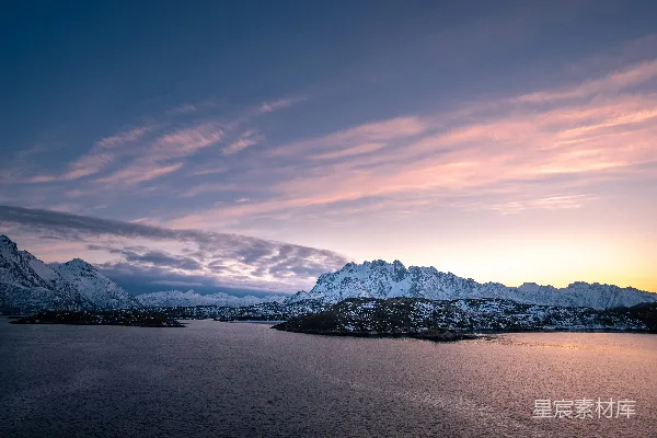 高清摄影 日落时分的雪山湖景