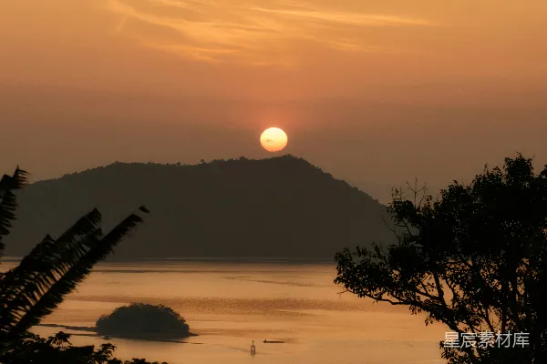 高清摄影 夕阳下的宁静海湾