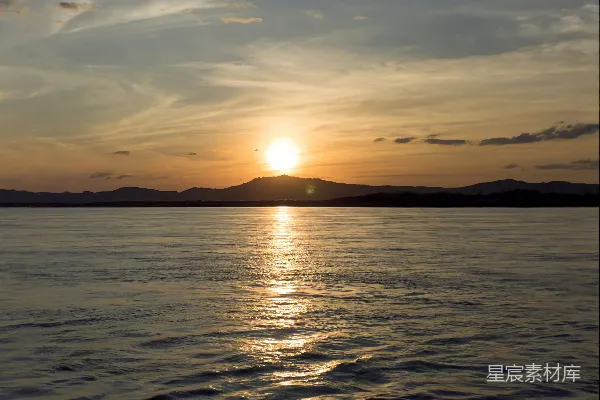 高清摄影 夕阳下的宁静湖景