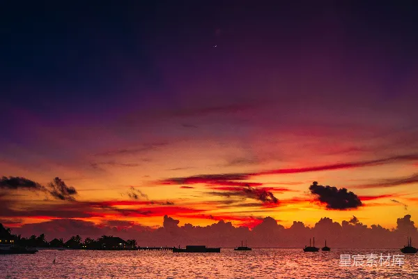 高清摄影 绚丽晚霞中的宁静海湾