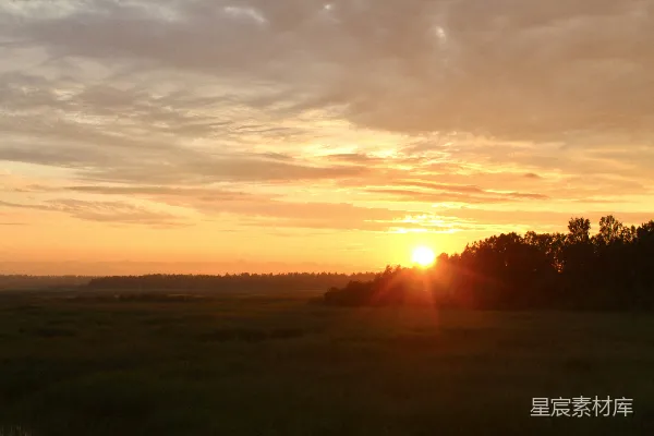 高清摄影 夕阳下的宁静田野