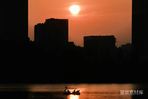 高清摄影 夕阳下的城市剪影