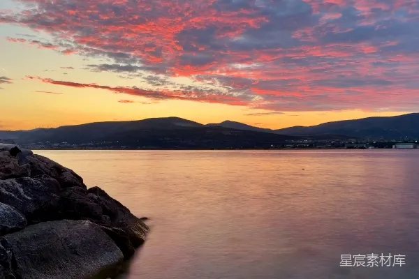 高清摄影 夕阳下的宁静湖畔