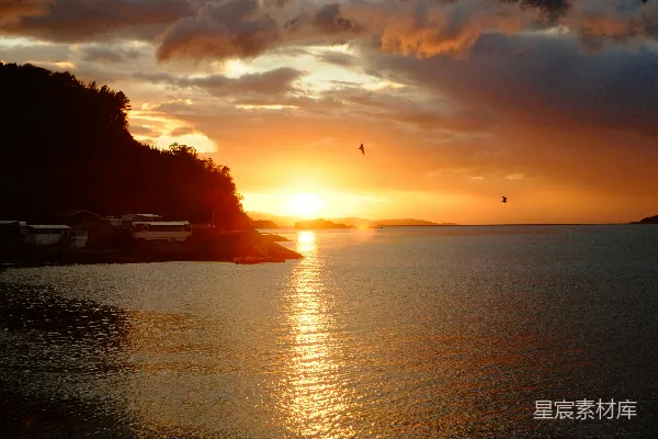 高清摄影 夕阳下的宁静海湾