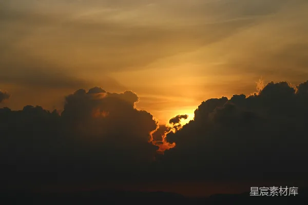 高清摄影 夕阳余晖与云层