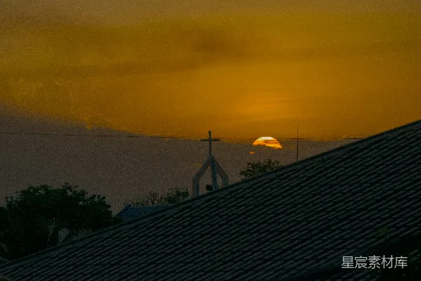高清摄影 夕阳下的教堂剪影