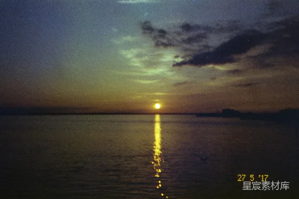 高清摄影 夕阳下的宁静海景