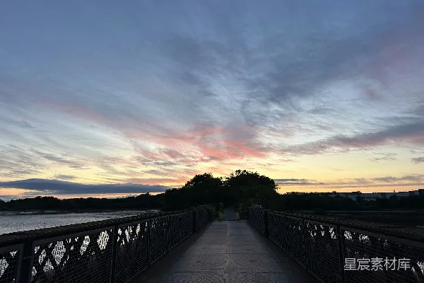 高清摄影 黄昏时分的天空与桥梁