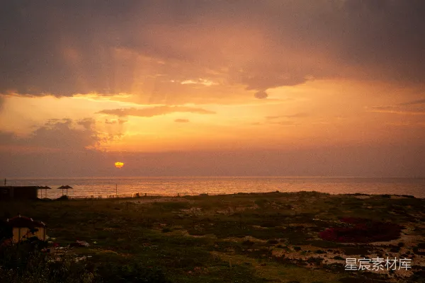 高清摄影 夕阳下的海滨小屋
