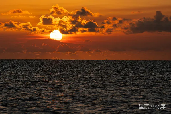 高清摄影 海天一色的夕阳