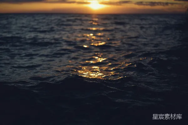 高清摄影 夕阳下的海浪