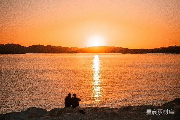高清摄影 夕阳下的海边浪漫