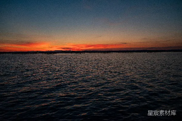 高清摄影 夕阳下的宁静海面