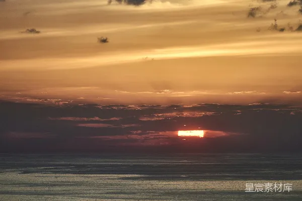 高清摄影 夕阳西下，海天一色