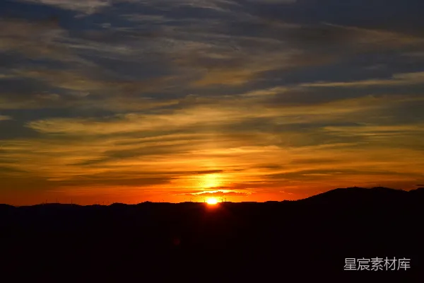 高清摄影 夕阳下的山景