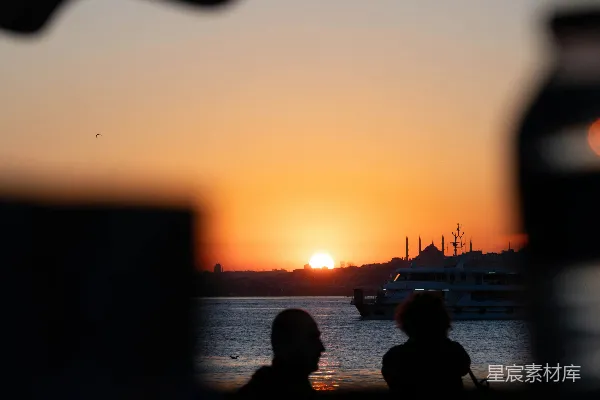 高清摄影 夕阳下的海港剪影