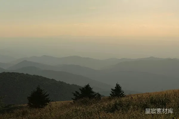 高清摄影 晨曦中的山峦