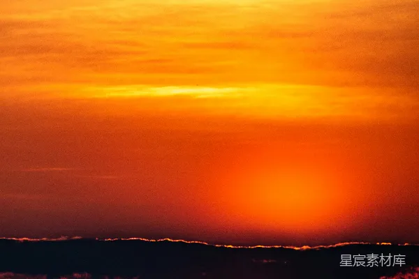 高清摄影 夕阳下的风车阵