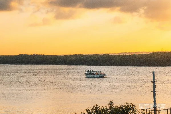 高清摄影 夕阳下的宁静湖景