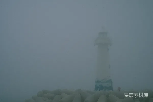 高清摄影 雾中灯塔