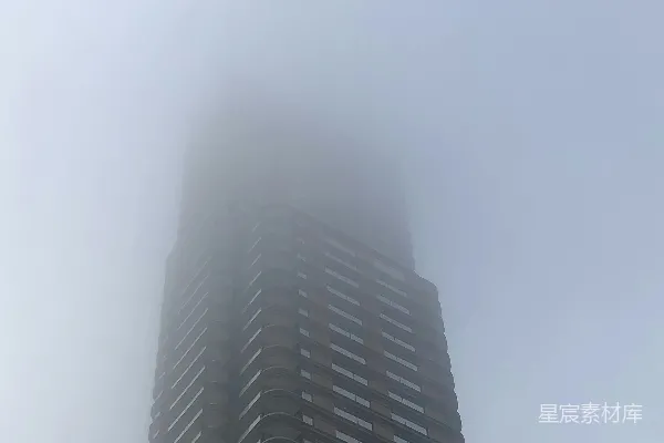 高清摄影 雾中的摩天大楼