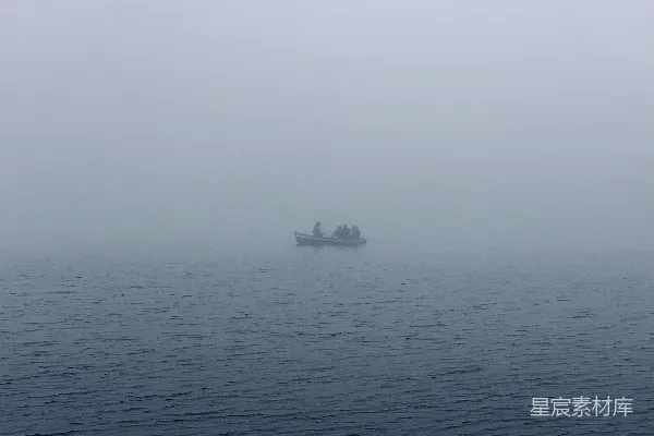 高清摄影 雾中航行