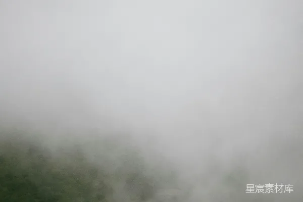 高清摄影 雾中独栋小屋