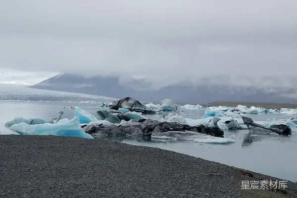 高清摄影 冰湖与雪山