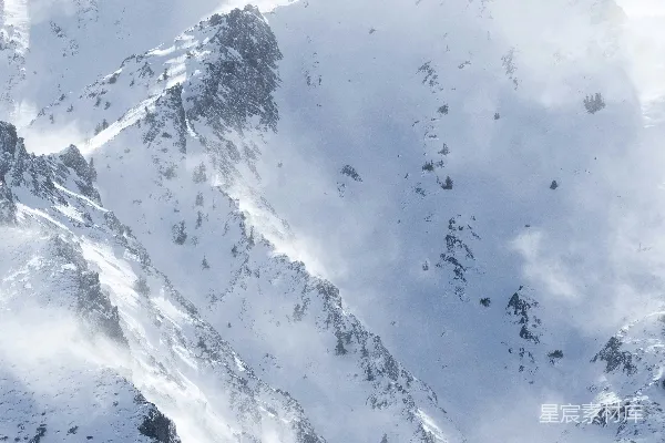 高清摄影 雪山云雾缭绕