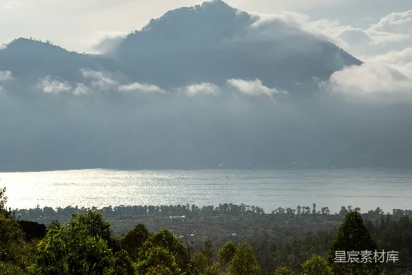 高清摄影 云雾缭绕的山景