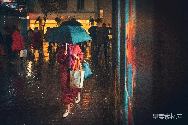 高清摄影 雨夜购物街