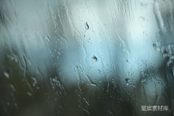 高清摄影 雨后玻璃上的水珠