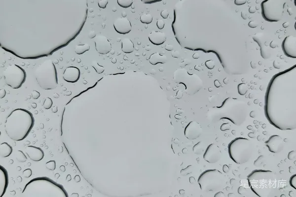 高清摄影 雨后玻璃上的水滴
