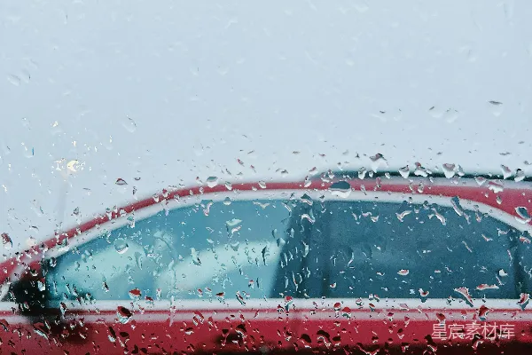 高清摄影 雨中的红色汽车