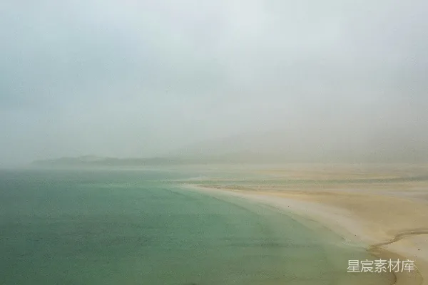 高清摄影 雾中的海岸线