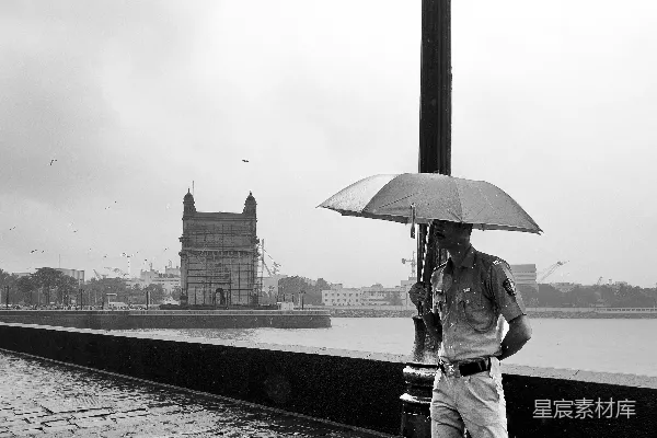 高清摄影 雨中的门廊